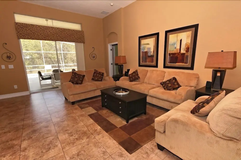 1720 Northampton Drive 4 Bedrooms, 3 Bathrooms