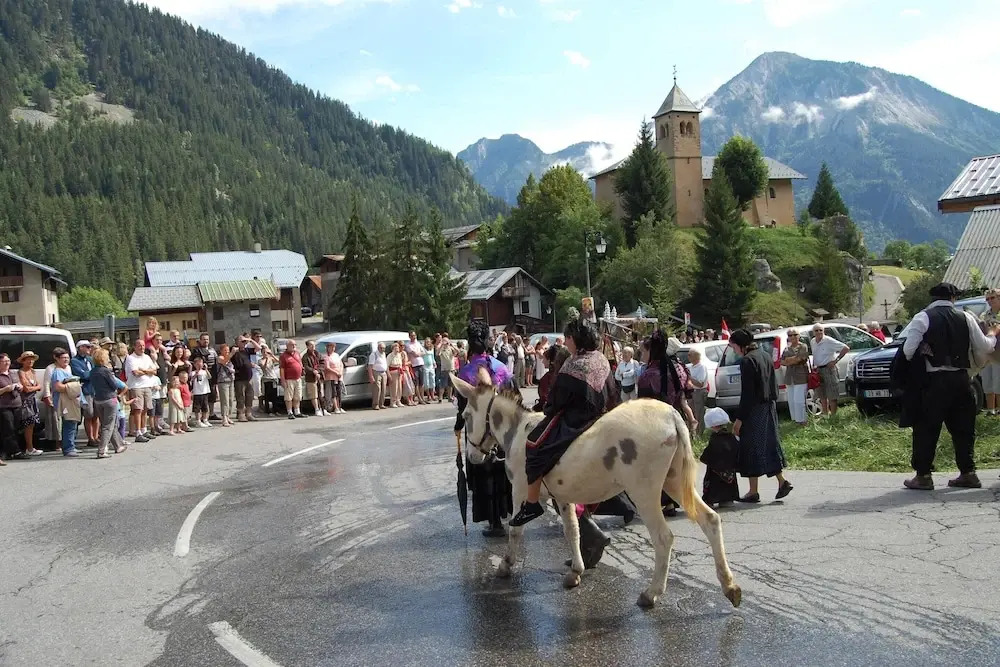 Spacious Holiday Home Near Center of Champagny