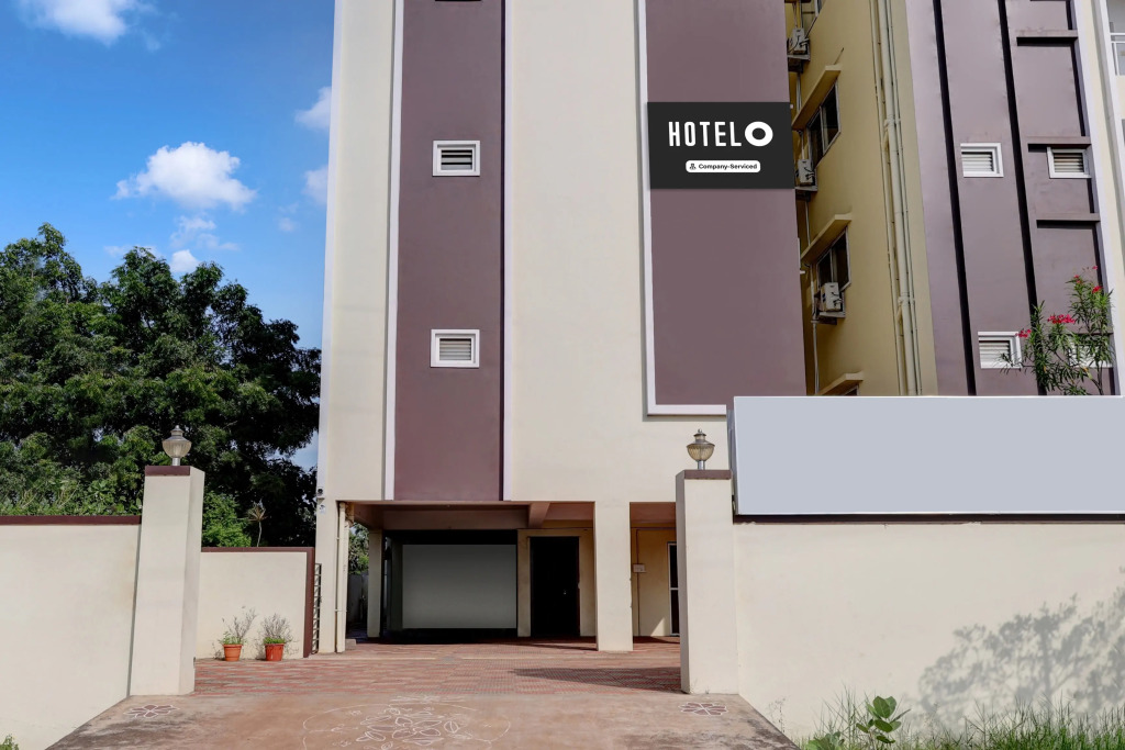 OYO Hotel O Ramaraopet Near Kakinada Beach
