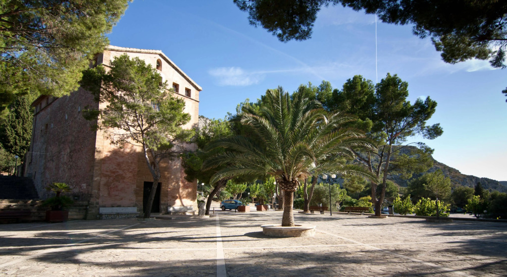 Petit Hotel Hostatgeria La Victoria