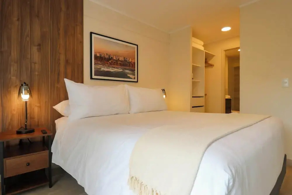 w Ravishing 2BR w Balcony in Miraflores