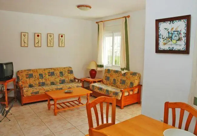 Bungalow with garden, terrace in Alicante