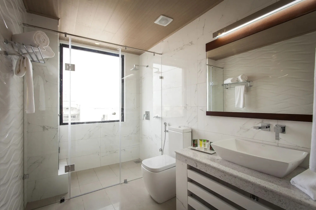 The Ocean Colombo - Guaranteed Sea View Rooms