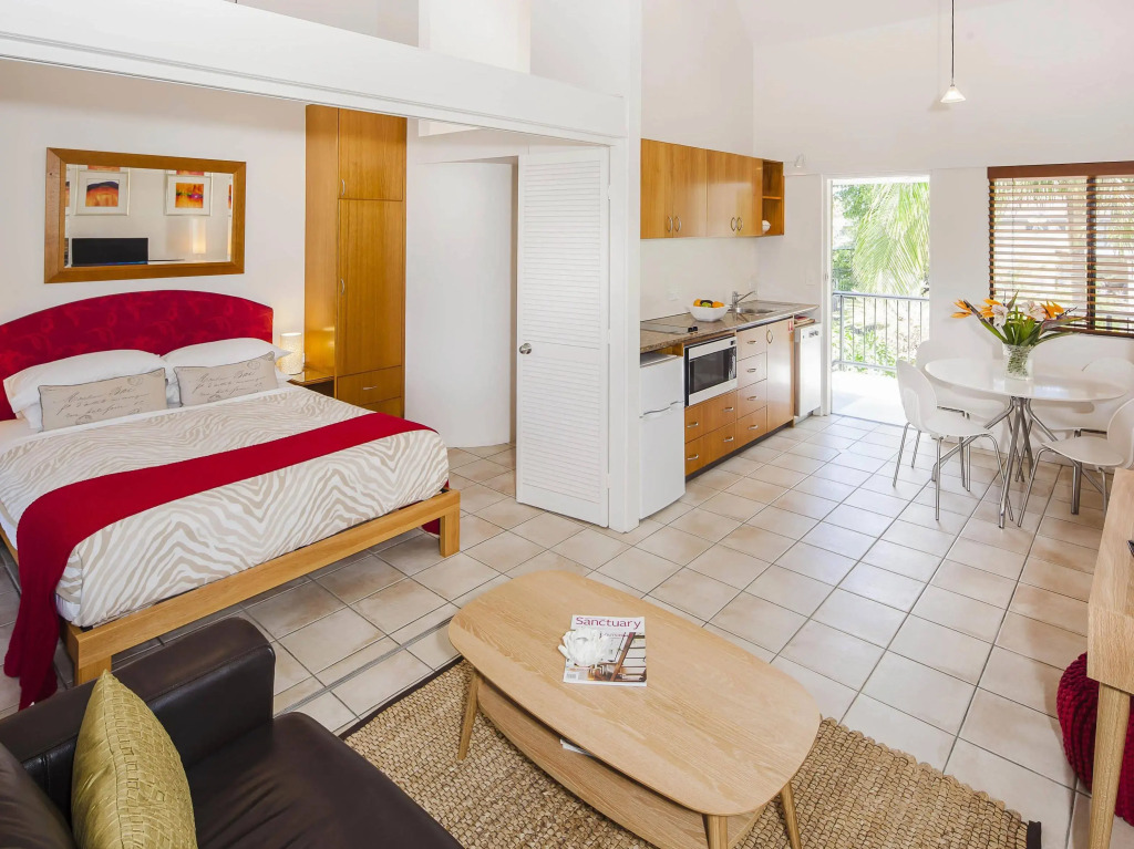 Julians Apartments