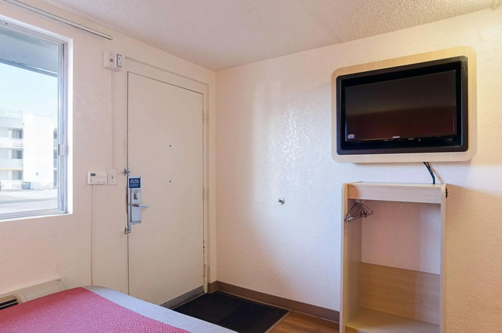 Motel 6- Denver, CO Downtown