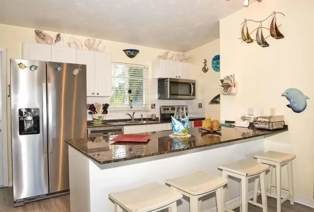 Beautiful Upper Unit With Dockage, Pool And Hot Tub 2 Bedroom Home by RedAwning