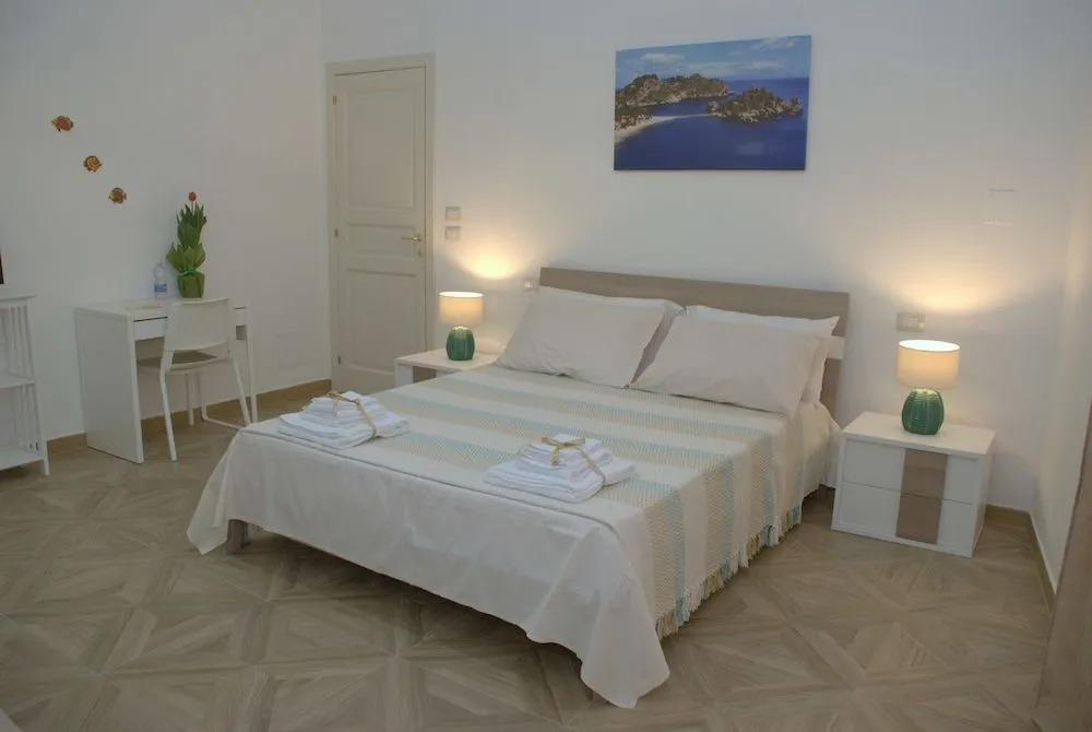 Portosalvo Rooms