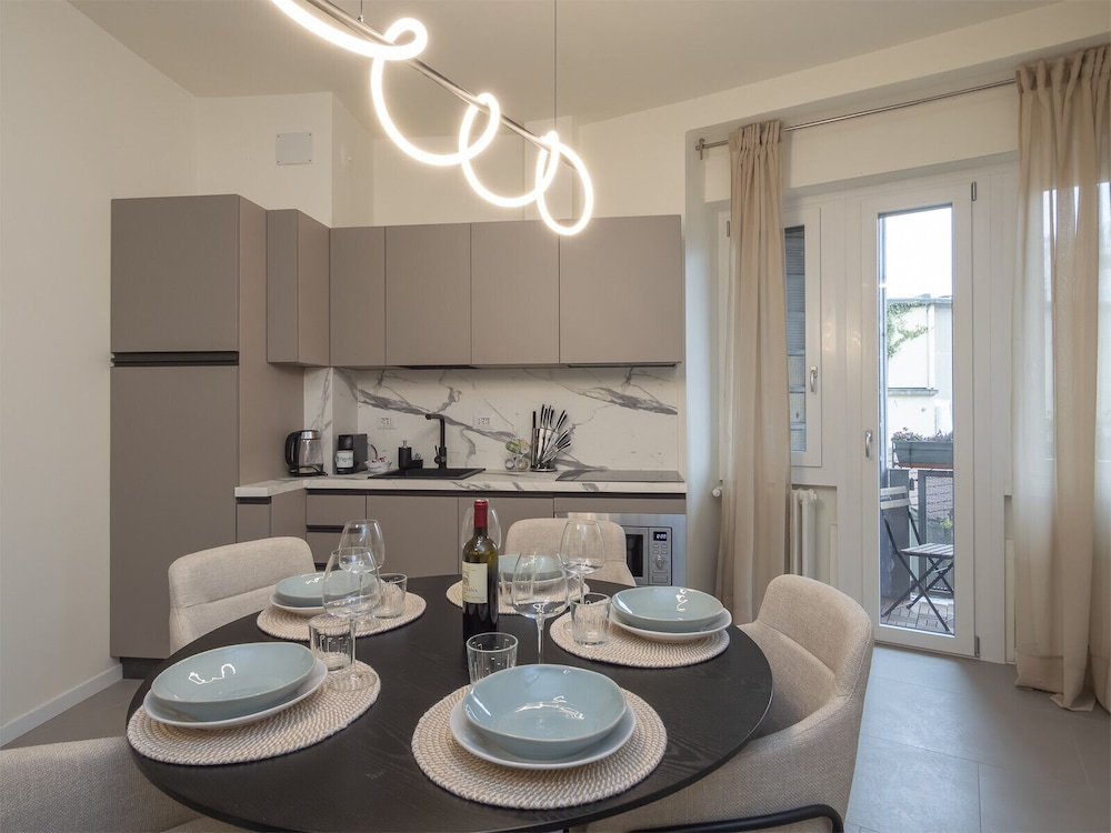Brand new 2 BR With Balcony in Sempione