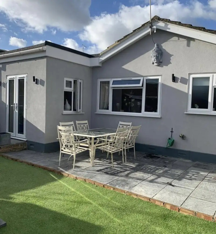 Beautiful 2-bed Bungalow in Canvey Island