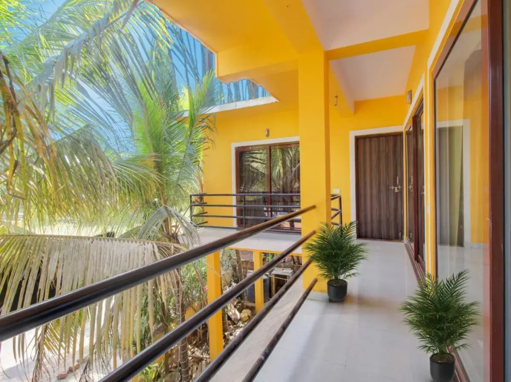 OYO Flagship 70262 Hotel River Wood