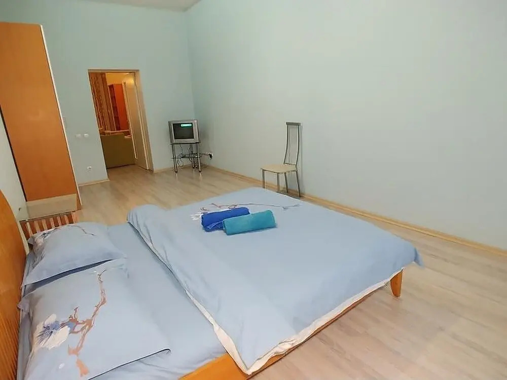 Two Bedrooms 13 Baseina Str Centre Near Guliver