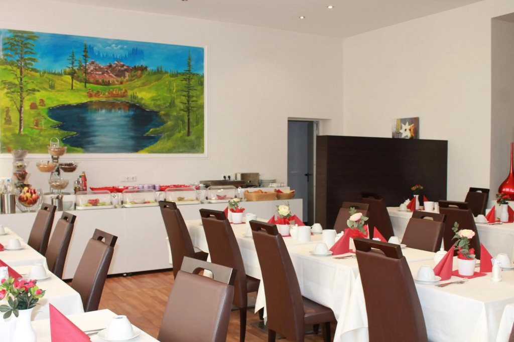 Aariana Hotel