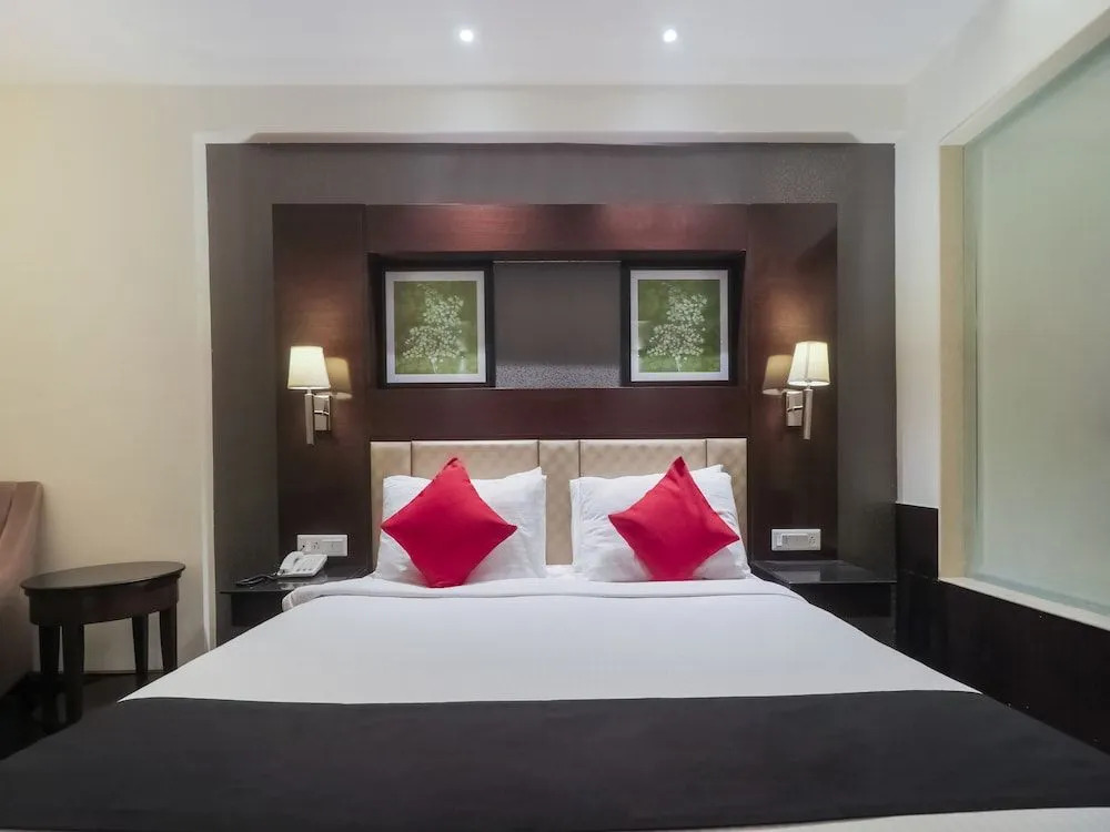 Capital O 26201 Hotel Jagrati Lords Inn