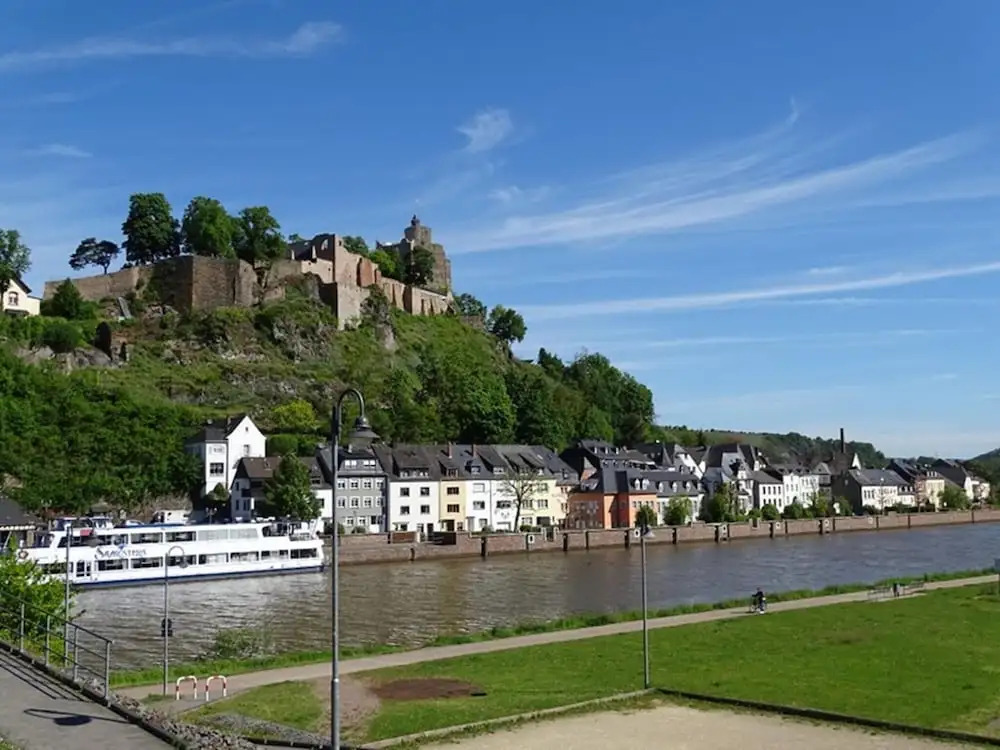 Home for 5 Persons in 1350 Year Old Mosel Town