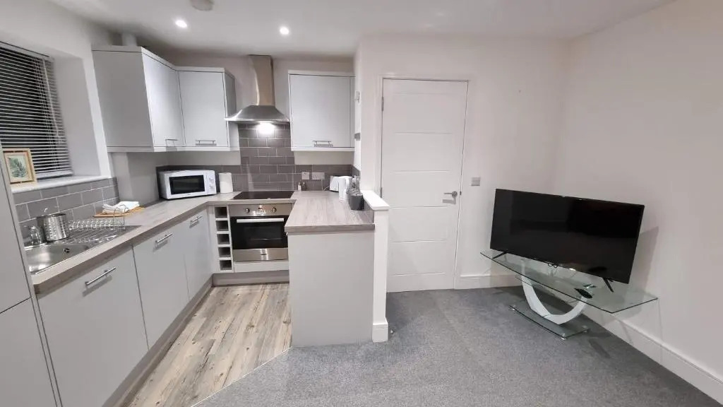Elm Apartment by Cliftonvalley Apartments