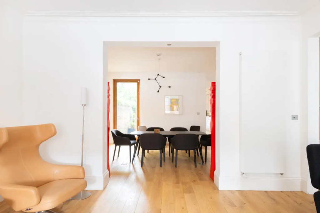 The North Kensington Retreat - Bright 4BDR House with Parking & Garden