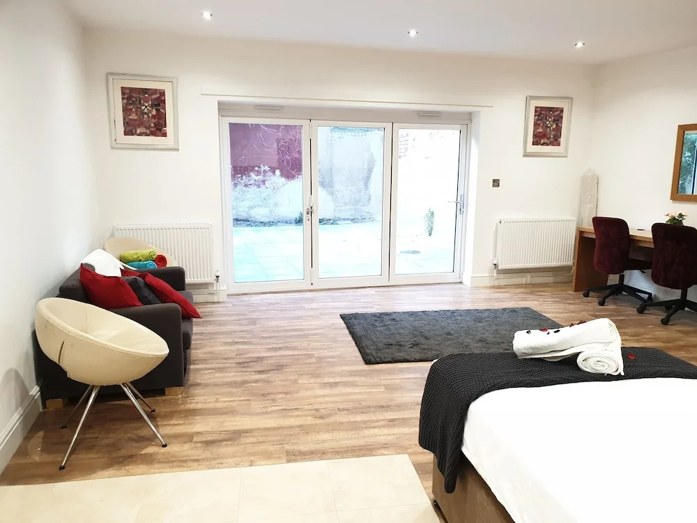 Stratford Rooms