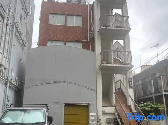 100 square meters, 8 min walk to Shinjuku major station, Quiet