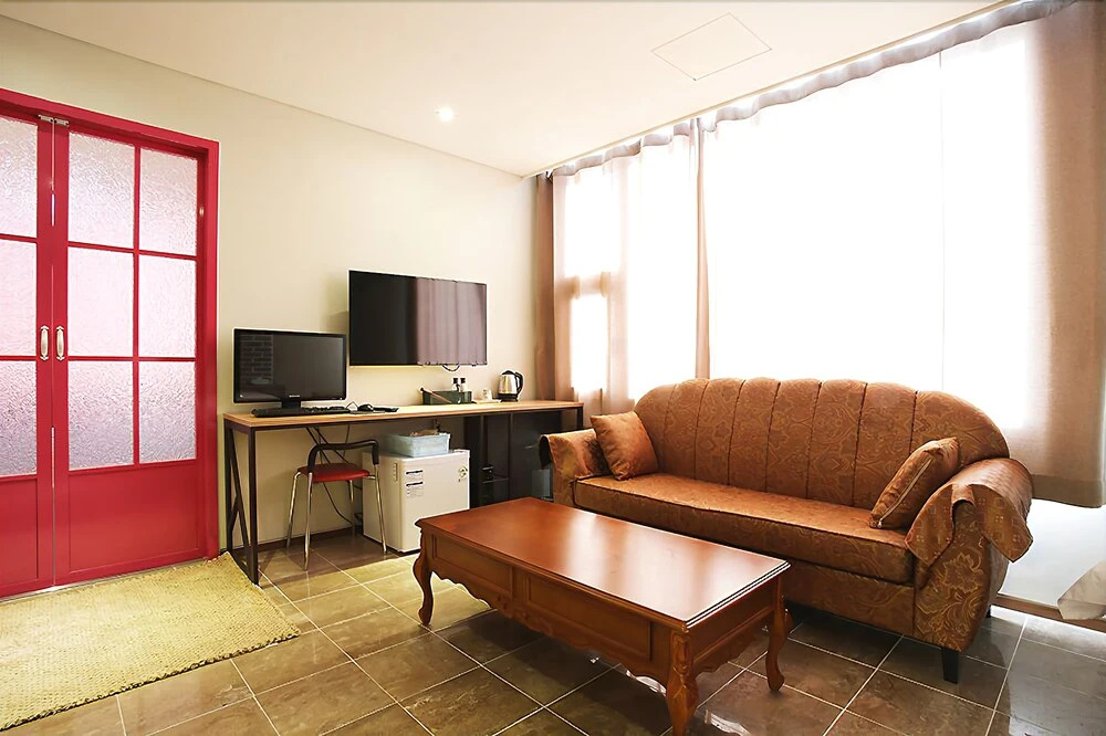 K City Hotel
