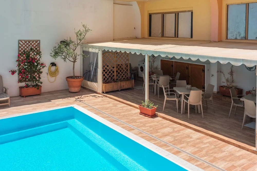 Relaxing Cristal Bedroom Apartment Sleeps 5 Num1500