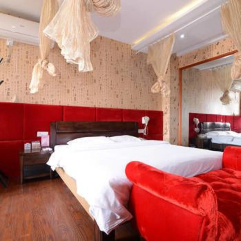 Yihe Express Chain Hotel (Zhenjiang South High-speed Railway Station)