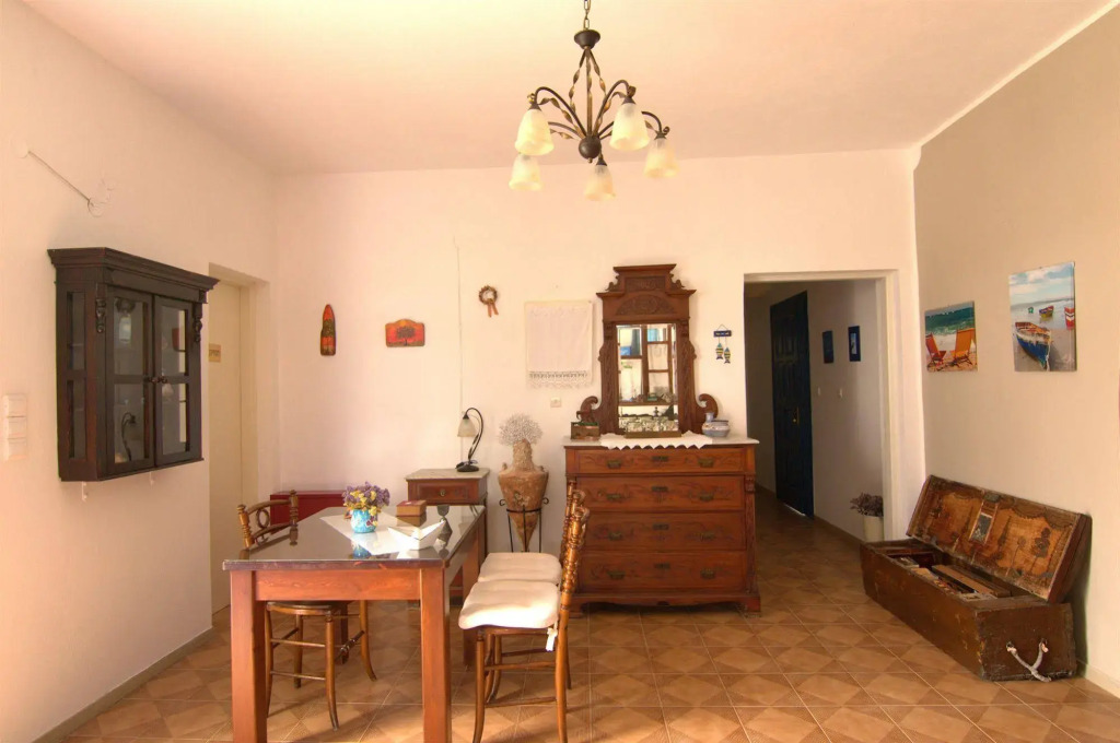 Avra Pension
