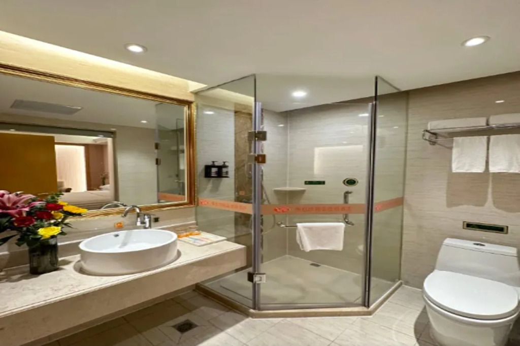 Vienna Hotel (Huizhou Qiuchang Yingbin Road)