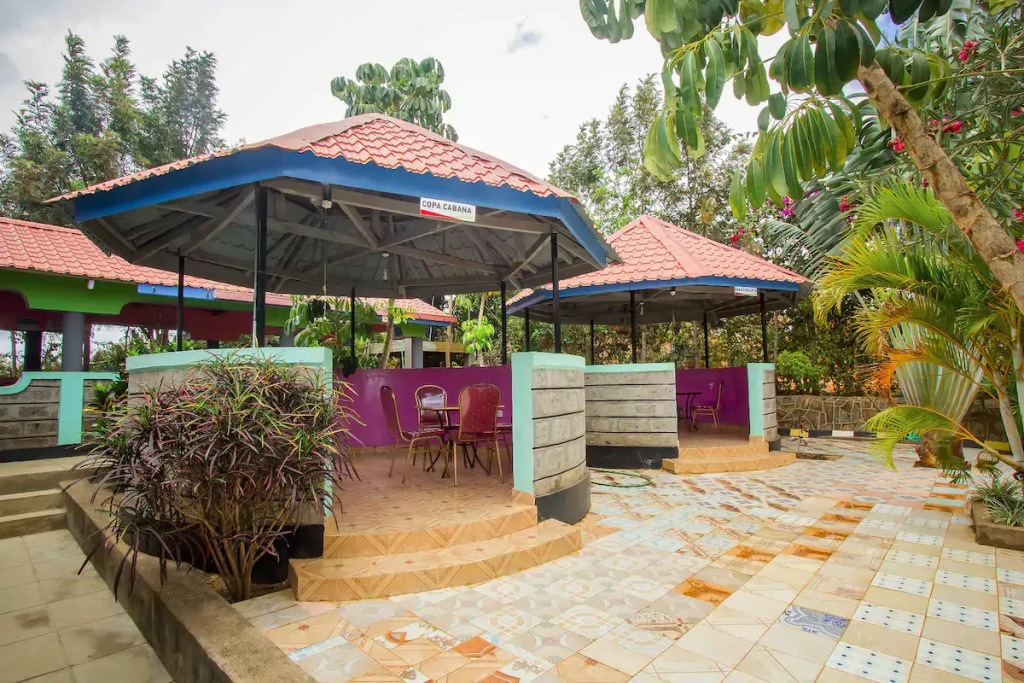 Intercounty Gardens Hotel