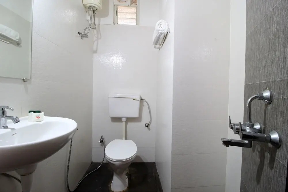 OYO 10385 Hotel Nirmala Vilas