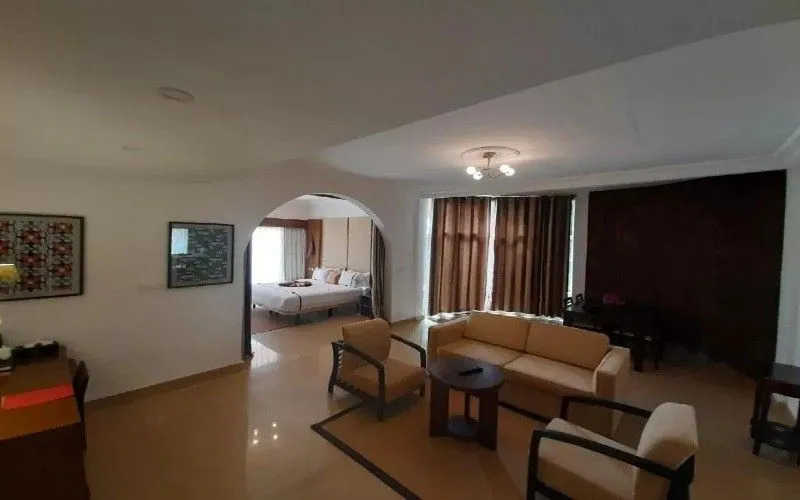 Iris Toubab Hotel