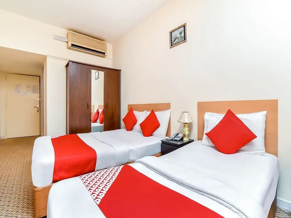 OYO 182 Zariana Hotel