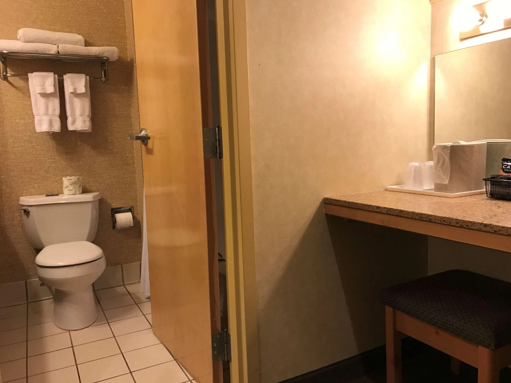 Best Western PLUS Revere Inn & Suites