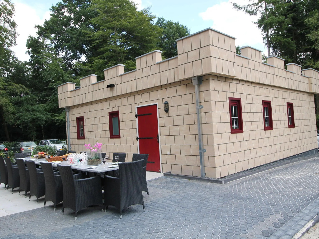 Castle Stay in De Eese with Royal Interiors