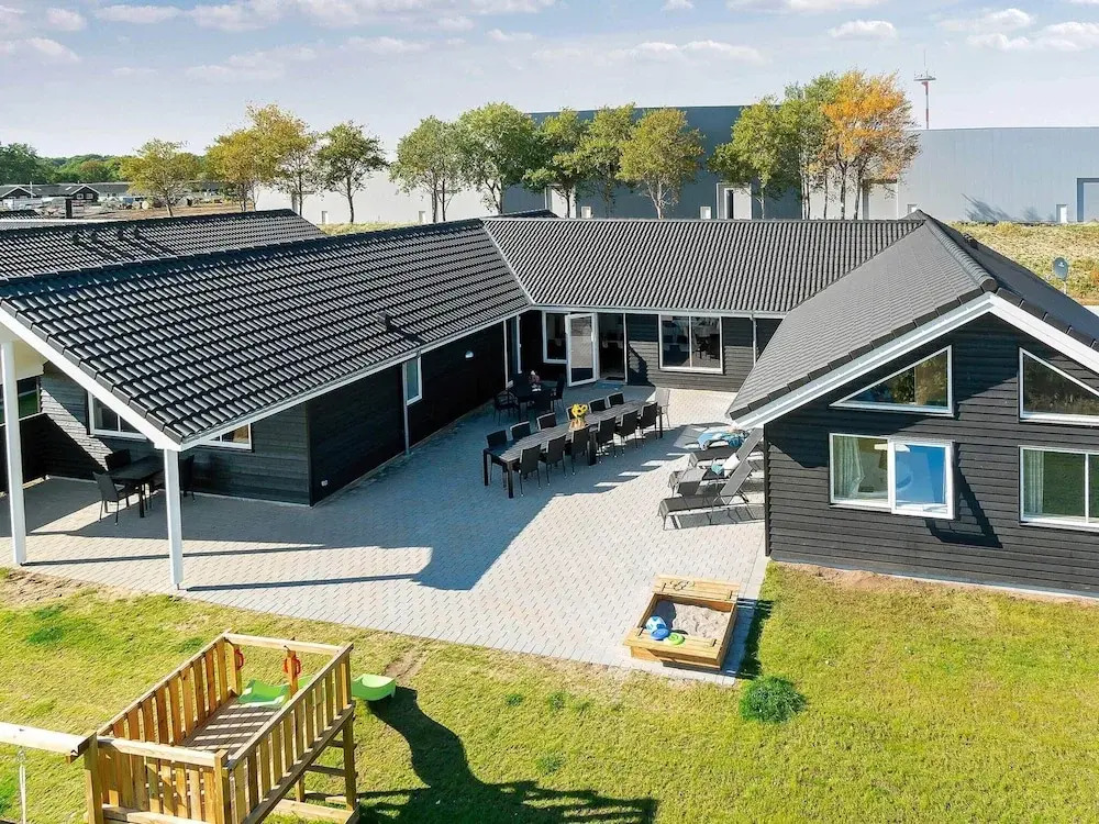 10 person holiday home in Hasselberg