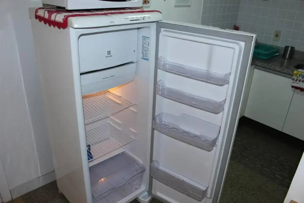 13 FLAT BEIRA MAR Com ENERGIA, VAGA, 3 CAMAS, WI-FI e AR