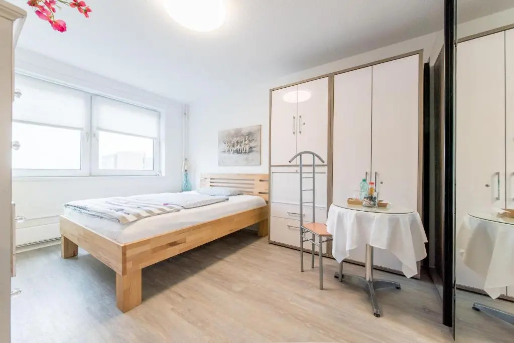 6757 Private Room Laatzen