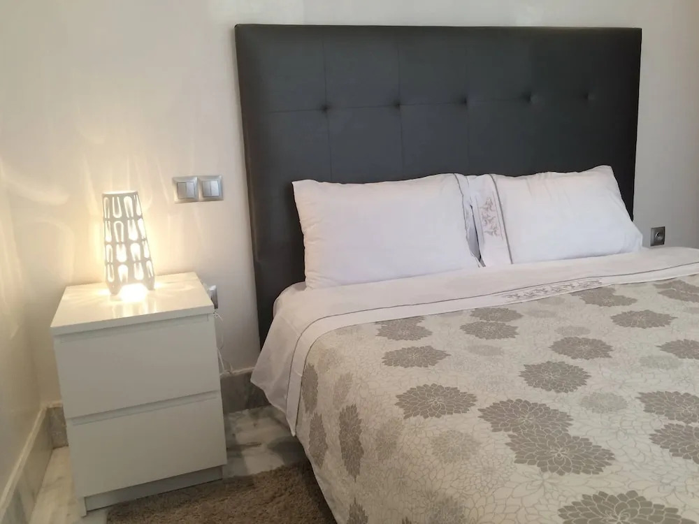 Lovely Furnished Apartment -b.new @ Maarif/ghandi