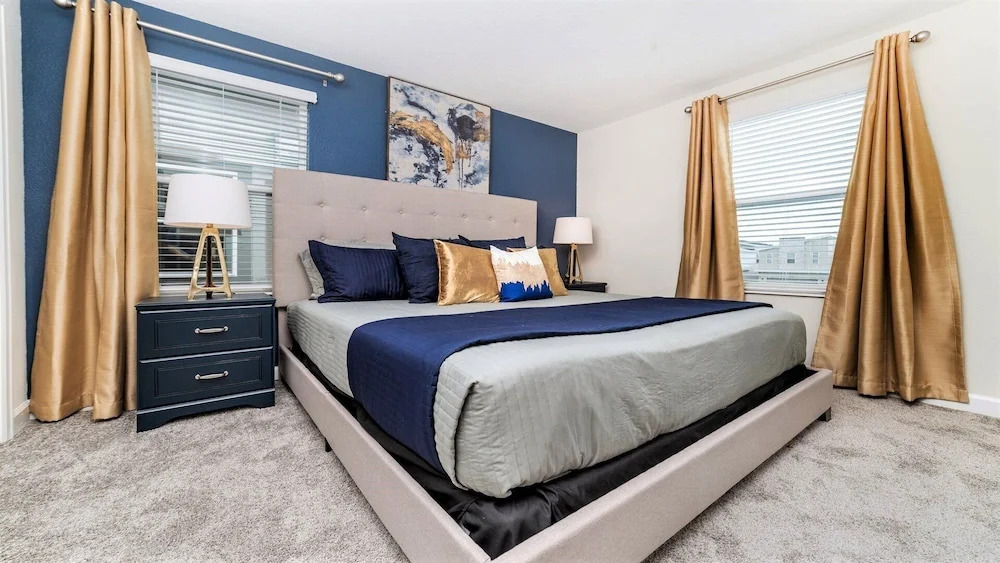 Spacious Luxury Home Near Disney & Universal