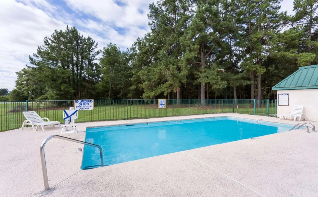 Days Inn by Wyndham Summerton