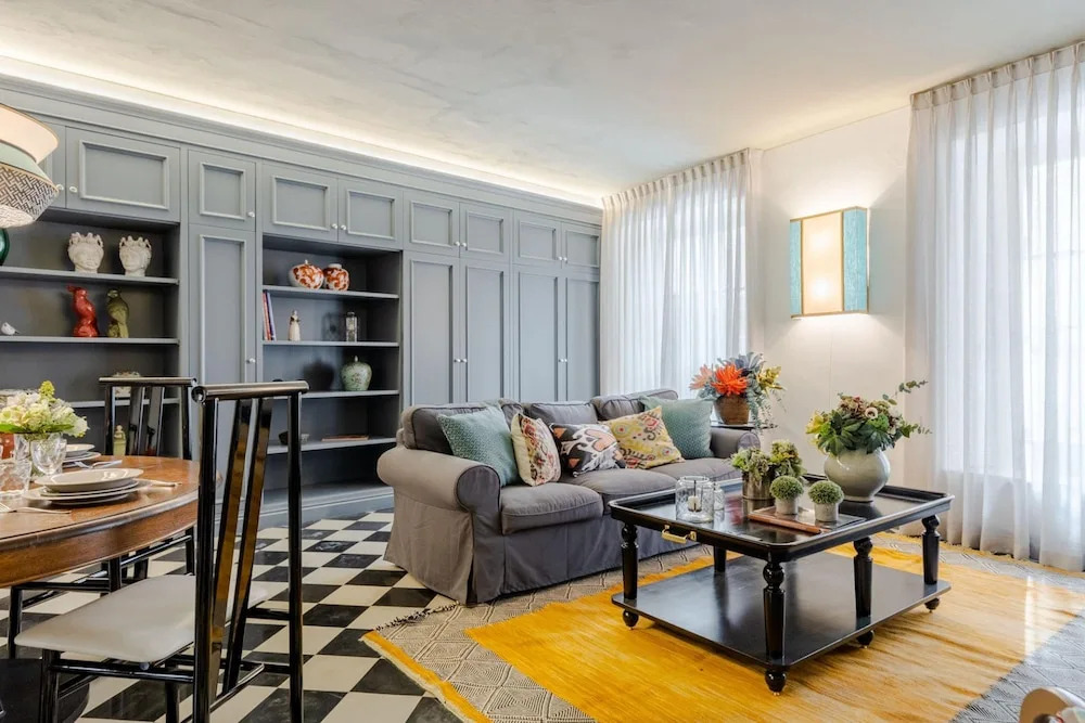 Gimber Tales a First Floor Apartment