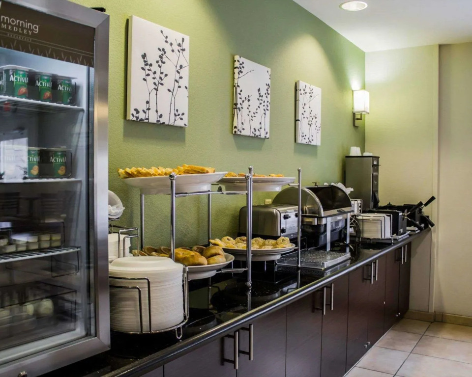 Express Inn & Suites