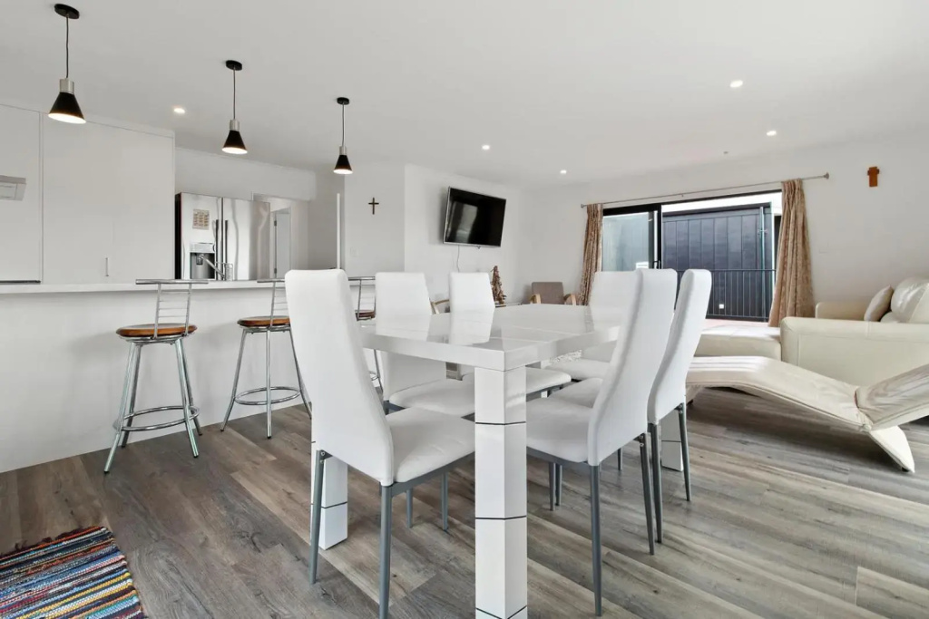 Sandy Shores - Waihi Beach Holiday Home