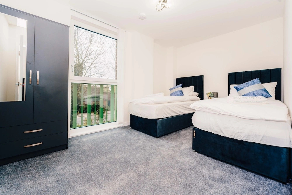 LUX Riverside Duplex Masionette By LCY Excel