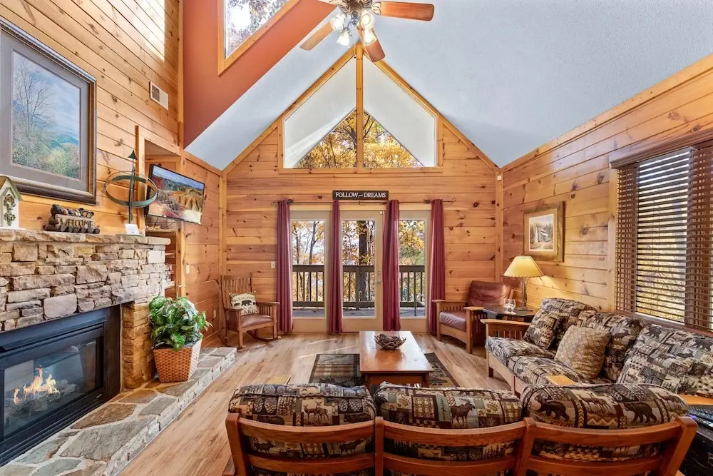 Bear Crossing Cabin by Jackson Mountain Rentals