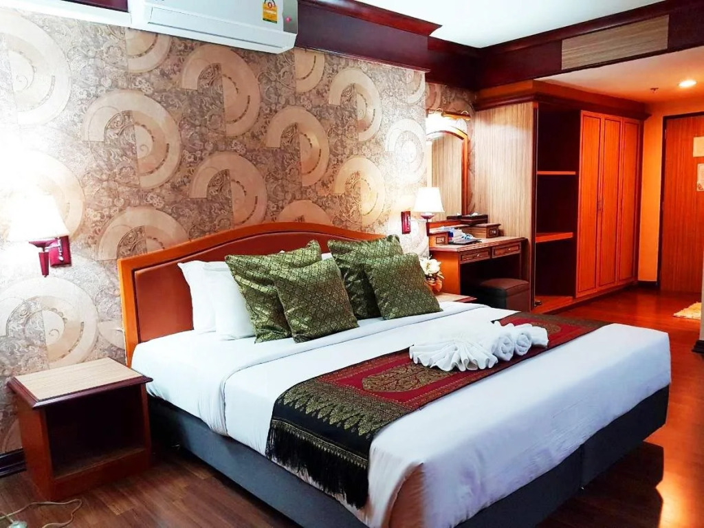 JP Emerald Hotel