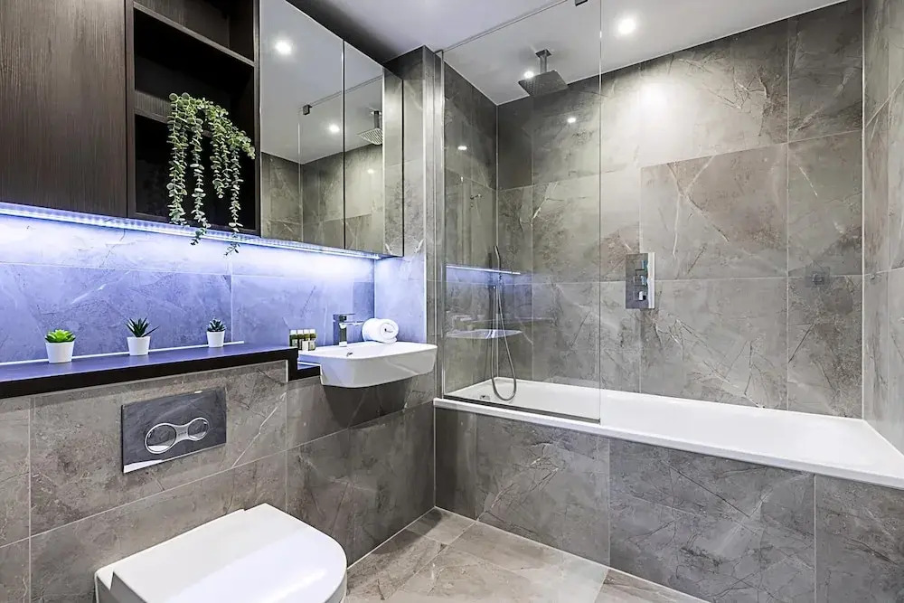 Modern Sky-High Flat In North Acton