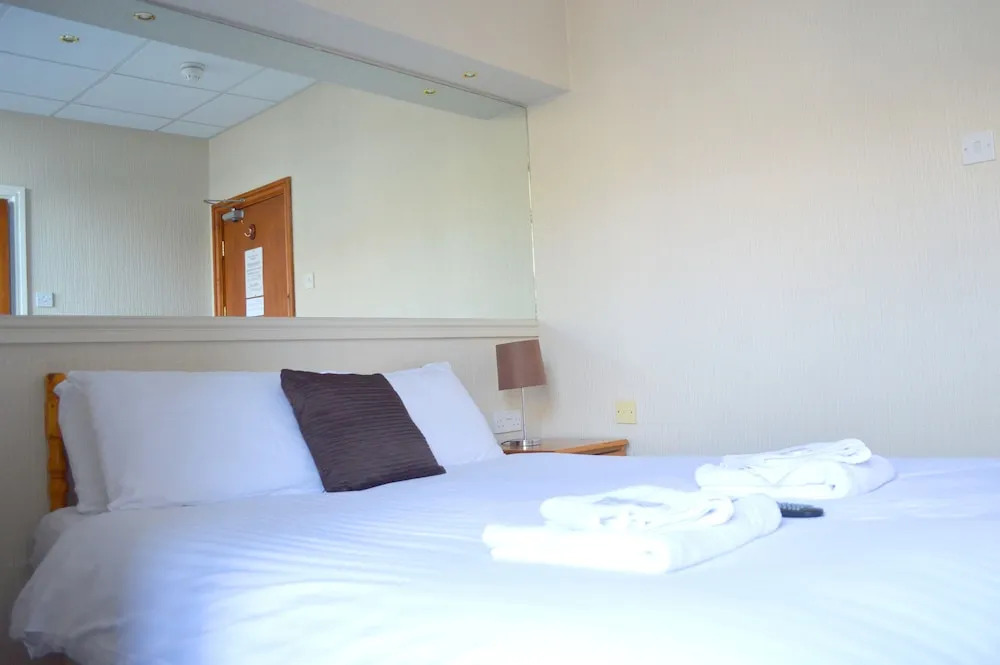 The Mumbles Carlton Hotel