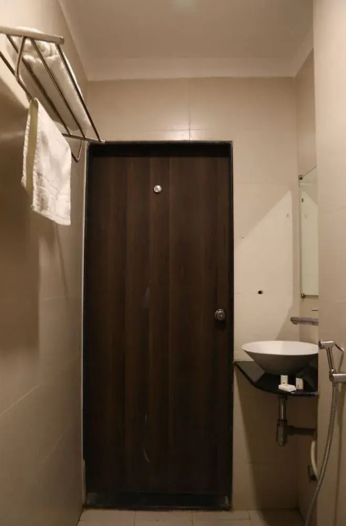 OYO 9953 Hotel Alankar