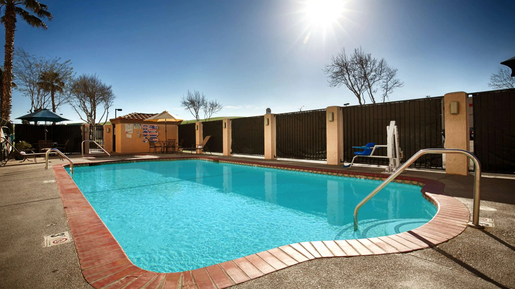 Best Western Plus Villa Del Lago Inn Patterson