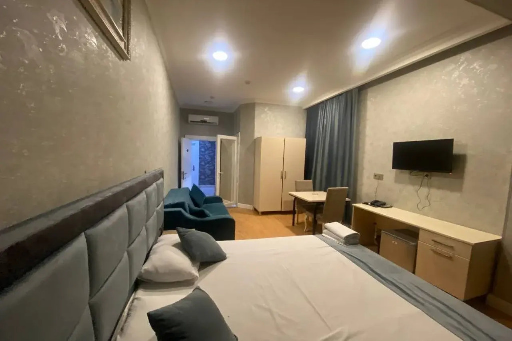 Eleon Hotel
